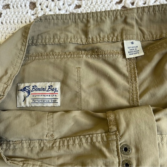 Women’s Bimini Bay Outfitters Performance Wear Sz 16 Khaki Shorts - Picture 4 of 8